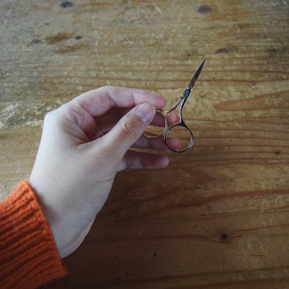 Goudkleurig handwerkschaartje