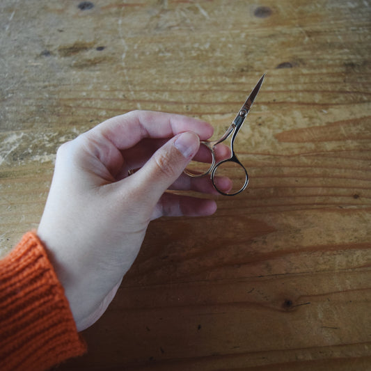 Goudkleurig handwerkschaartje